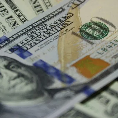 100 US dollar banknote